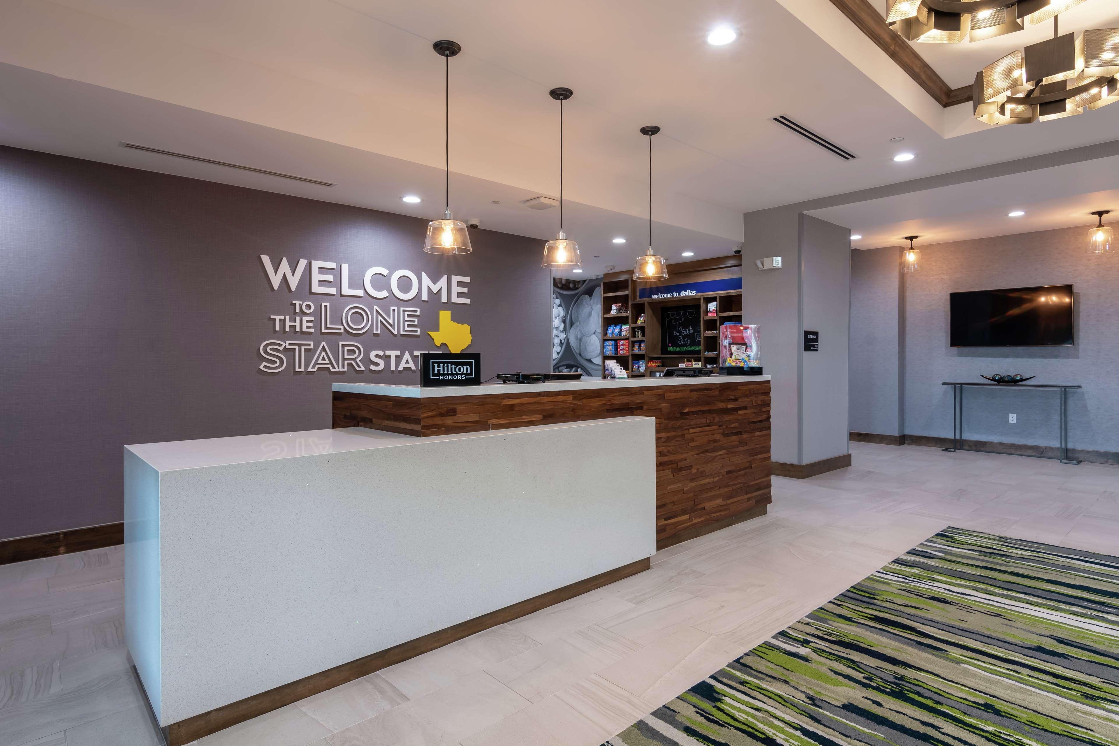 Hampton Inn & Suites Dallas East מראה חיצוני תמונה