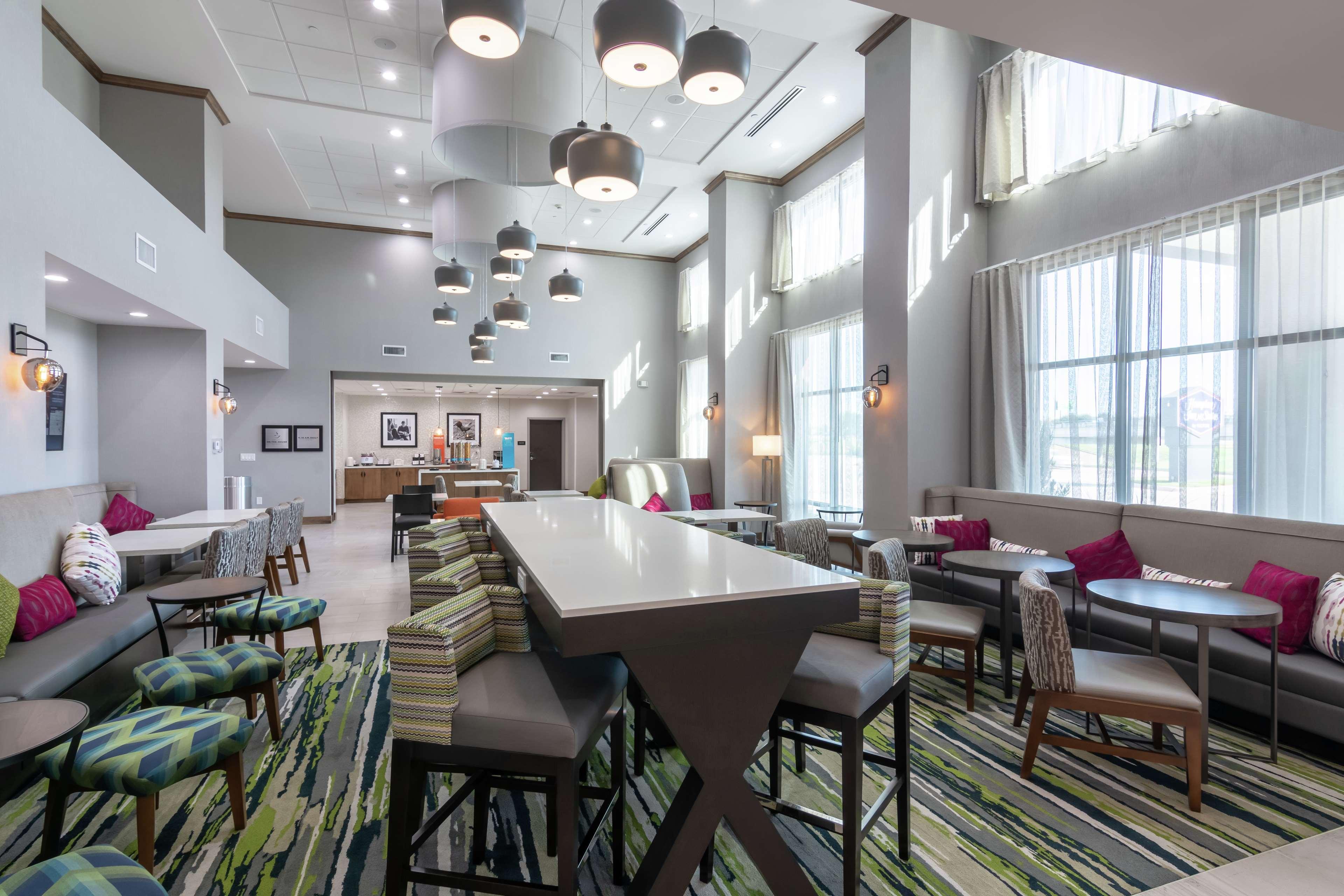 Hampton Inn & Suites Dallas East מראה חיצוני תמונה