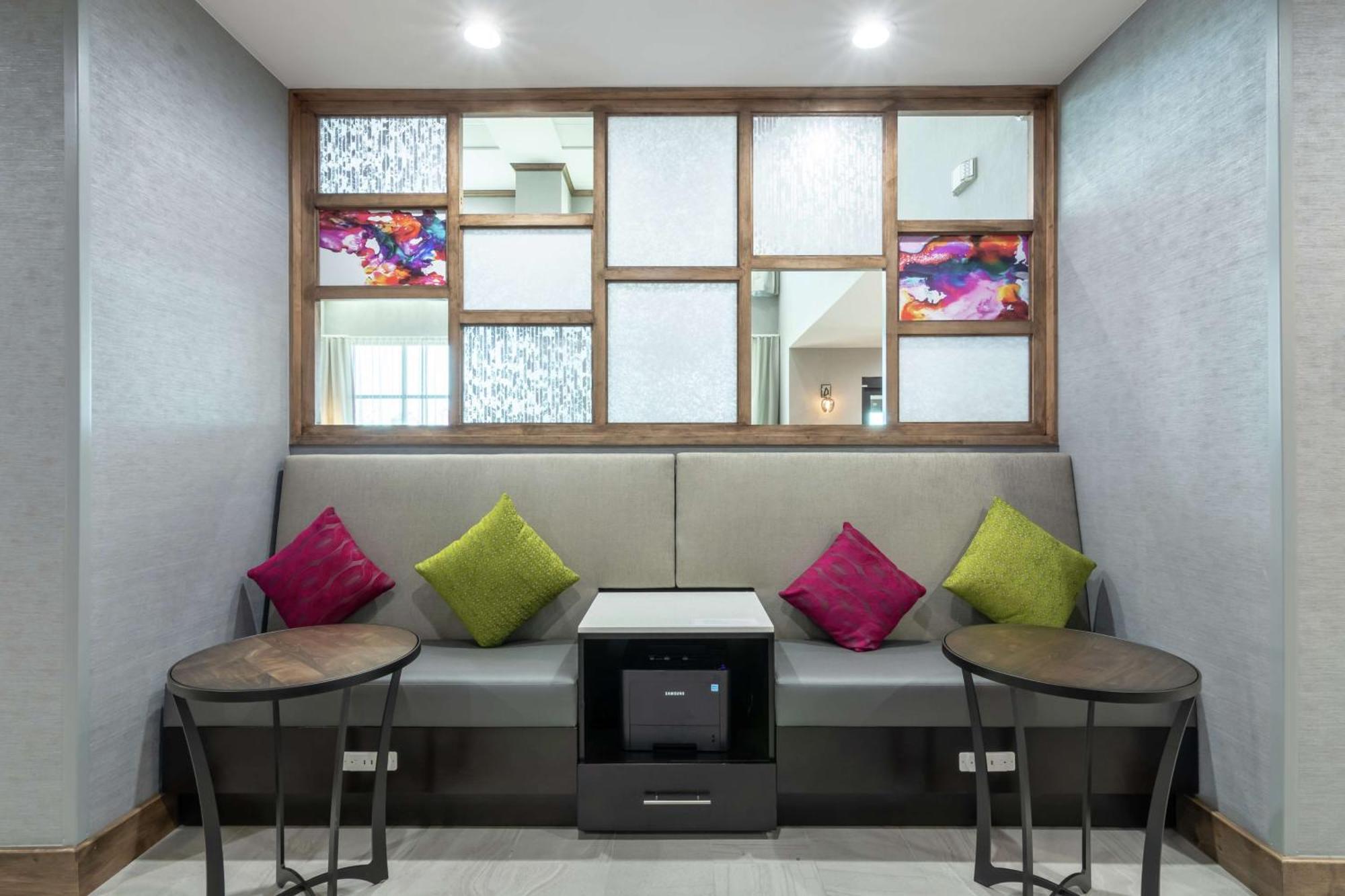 Hampton Inn & Suites Dallas East מראה חיצוני תמונה