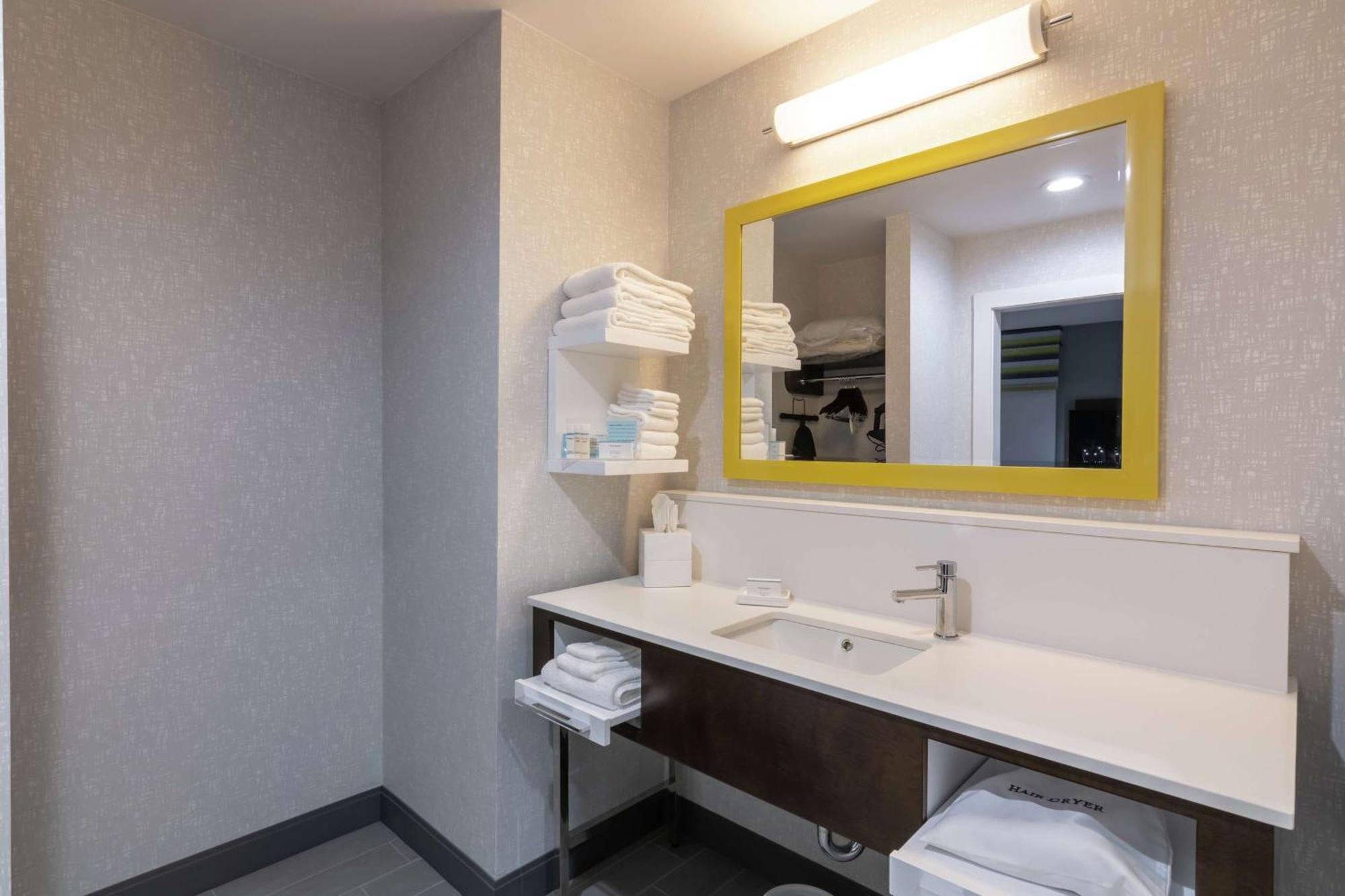 Hampton Inn & Suites Dallas East מראה חיצוני תמונה